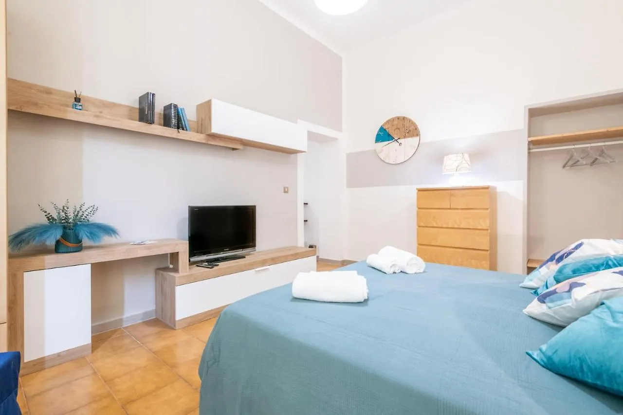 Travel & Station Apartment By Pleiades Home 利沃诺